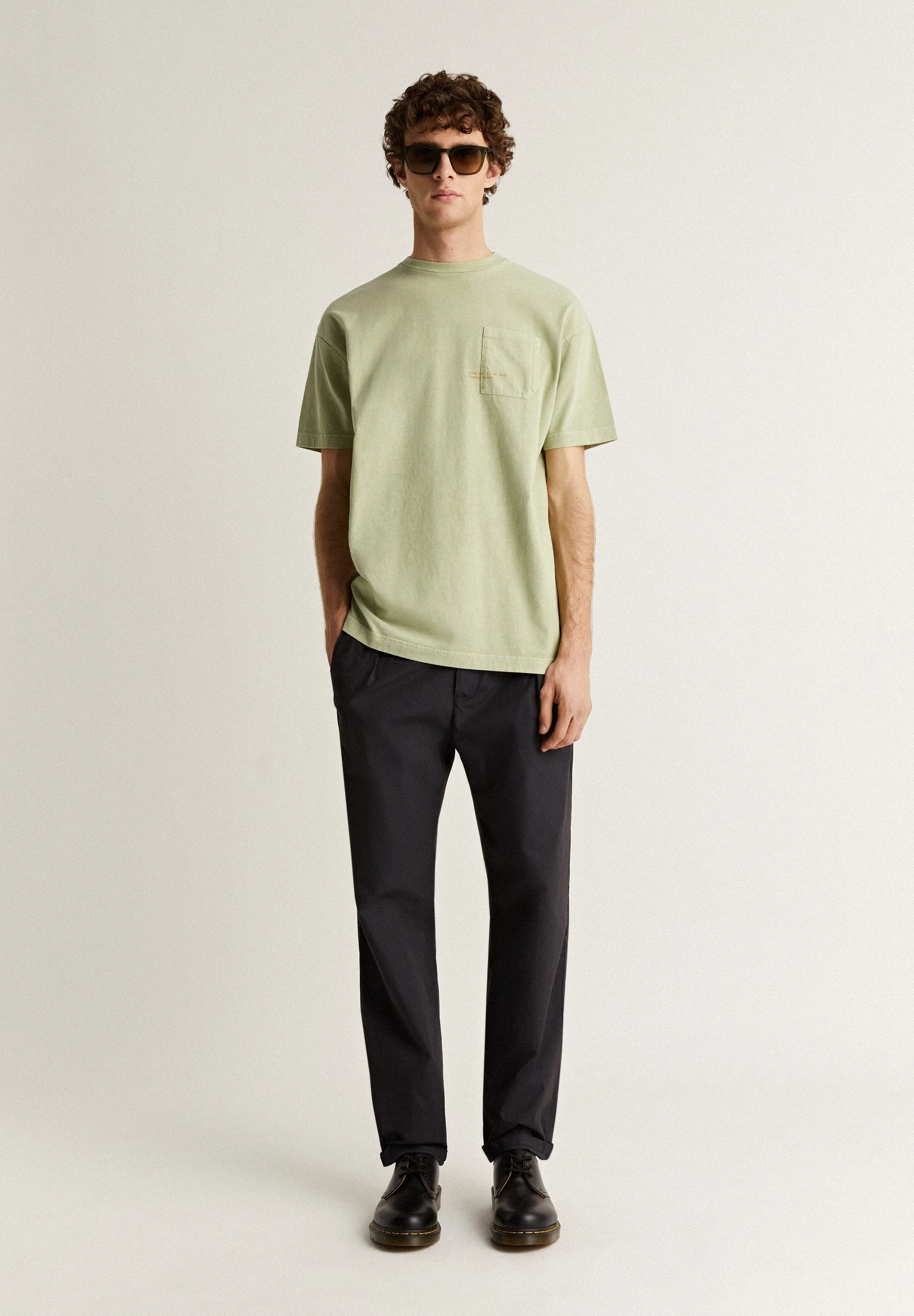 T-Shirt Com Bolso E Gráfico - Image 3