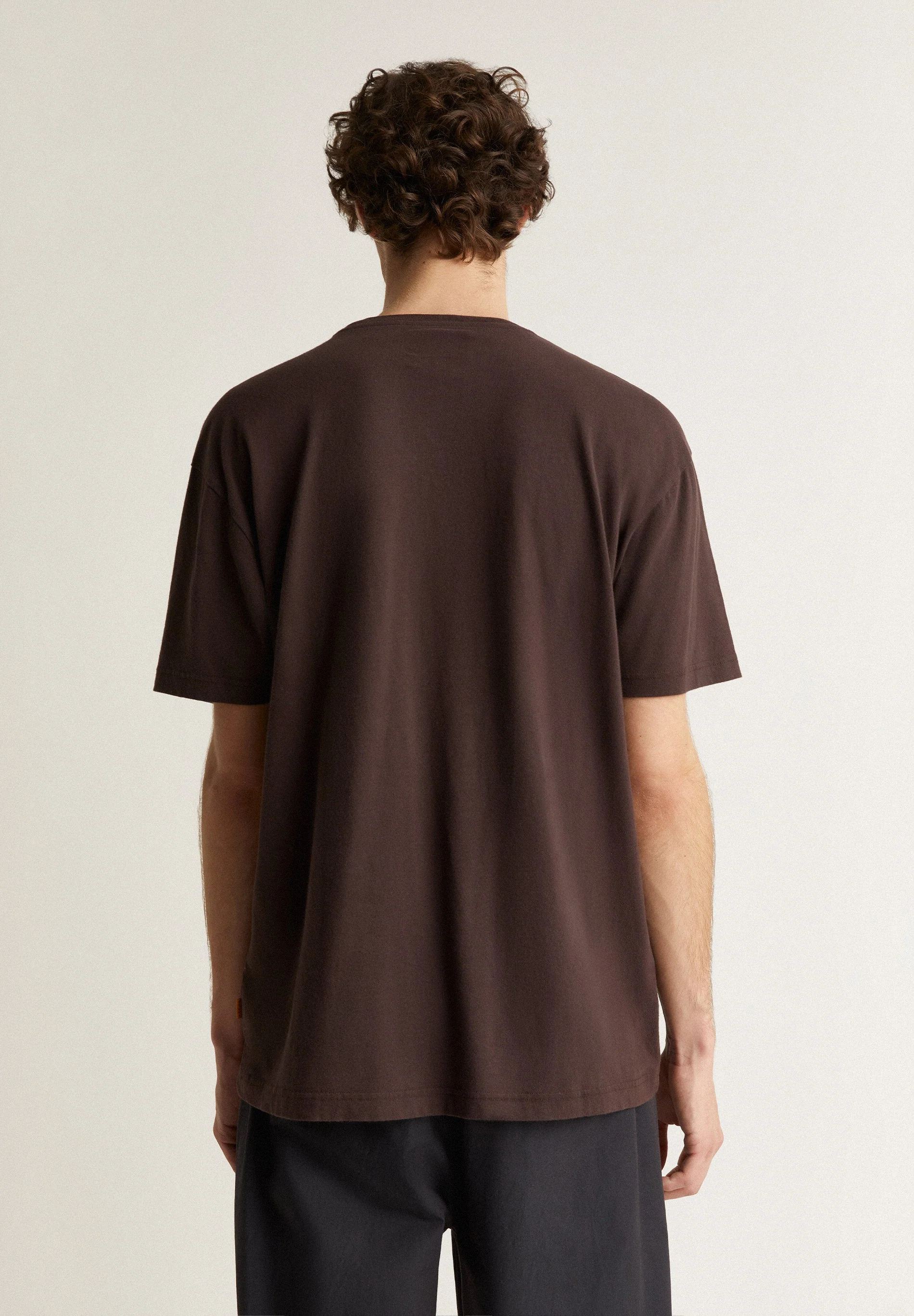 T-Shirt Com Bolso E Logótipo - Image 4
